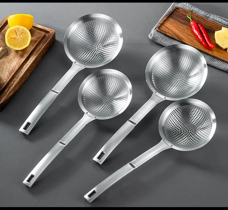 304 Stainless Steel Kitchen Strainer with Long Handle Fried Colander and Strainer for Household Use Punching Metal