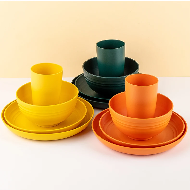 Hot Selling 4pcs BPA-Free Sustainable Dinnerware Set-Different Color Plastic Plates Cups for Home Wedding/Party Free Available