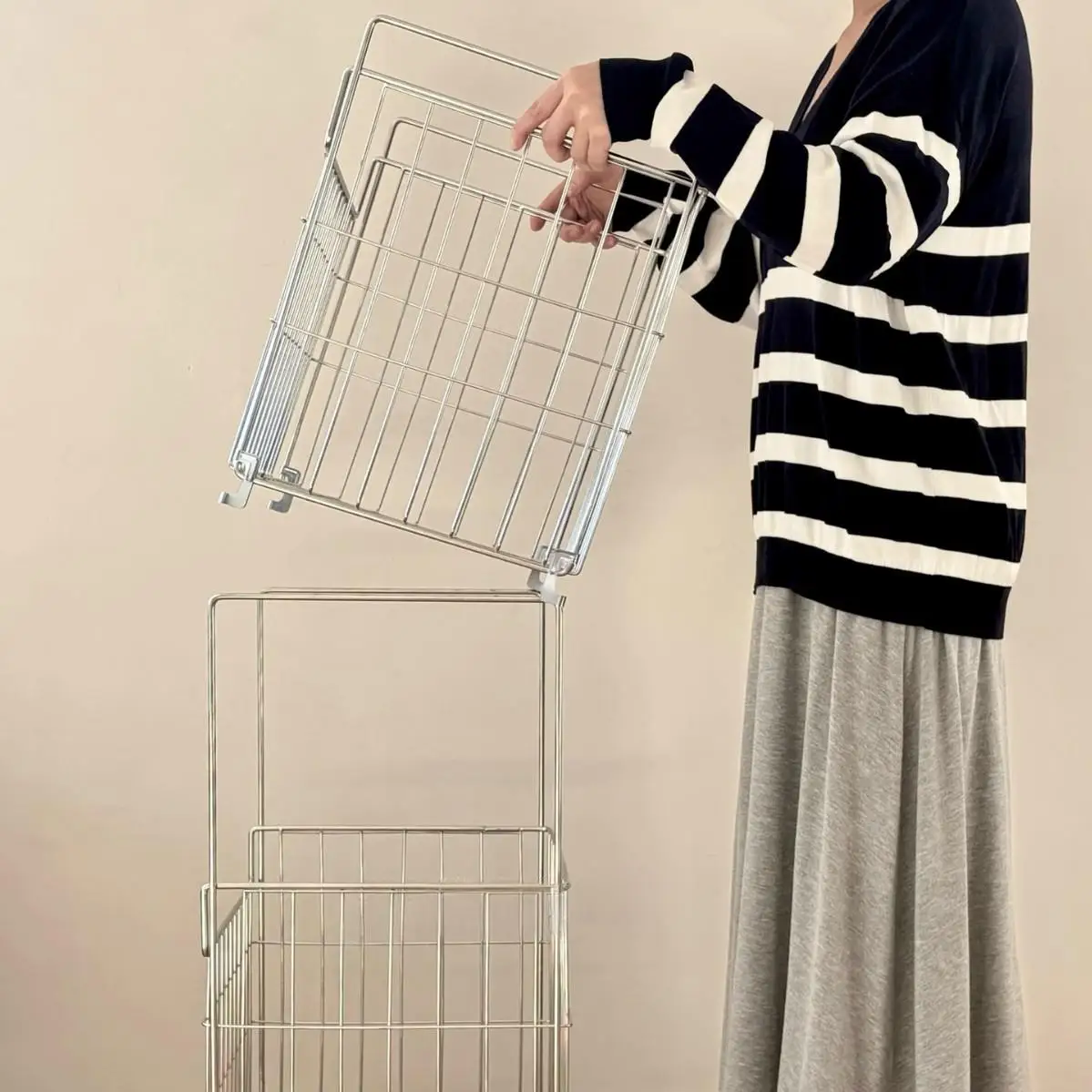 304 Stainless Steel 2 Tier with Wheels Dirty Clothes Storage Basket Bathroom Floor Laundry Holder Removable Toilet Trolley Shelf